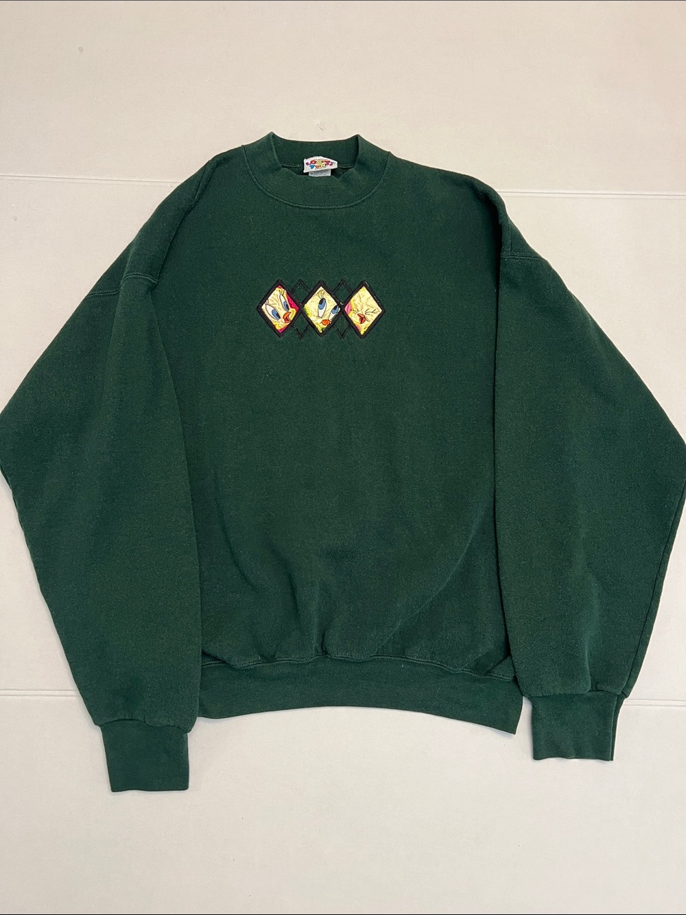 VINTAGE 90’s LOONEY TUNES WOMENS LARGE TWEETY BIRD PULLOVER CREWNECK SWEATSHIRT - Picture 1 of 10